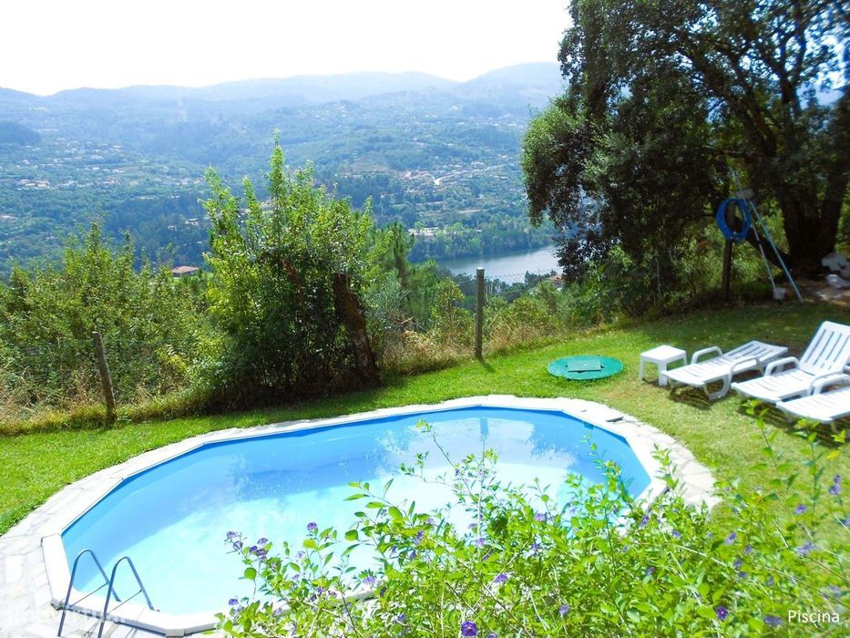 Quinta T4 com Piscina e Vista para o Rio Douro