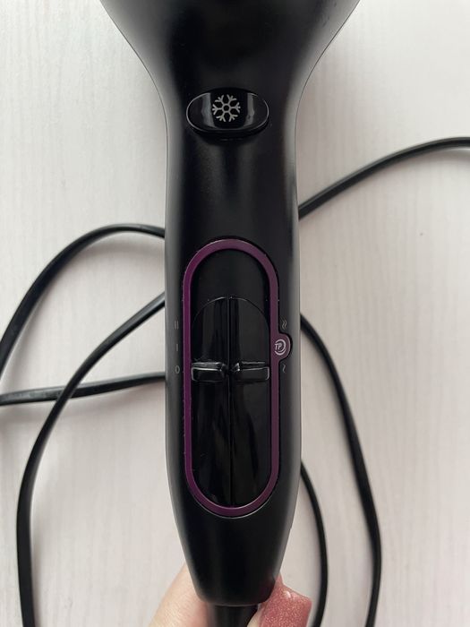 Фен Philips ThermoProtect 2100W