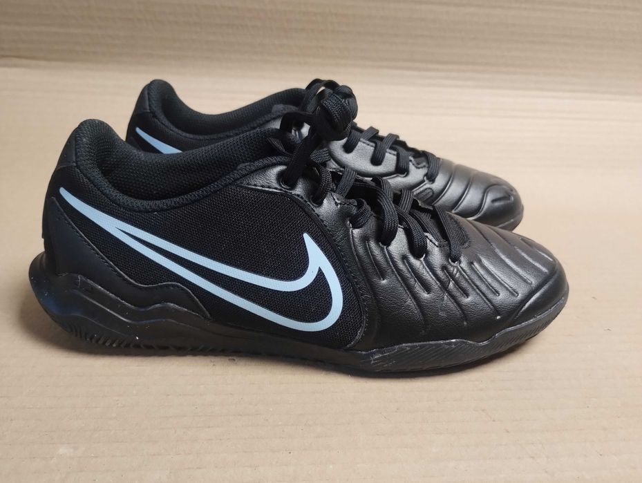 buty piłkarskie halówki nike 40 idealny stan