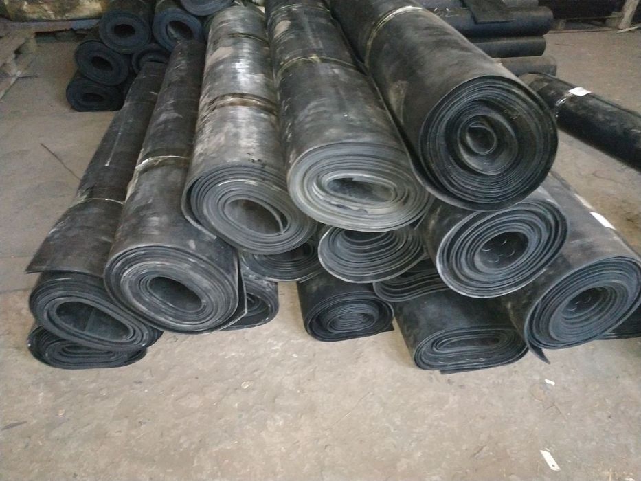 Подкладки уплотнители прокладки резины и резины с тканью.