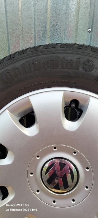Sprzedam opony z felgami i kompletem kołpaków