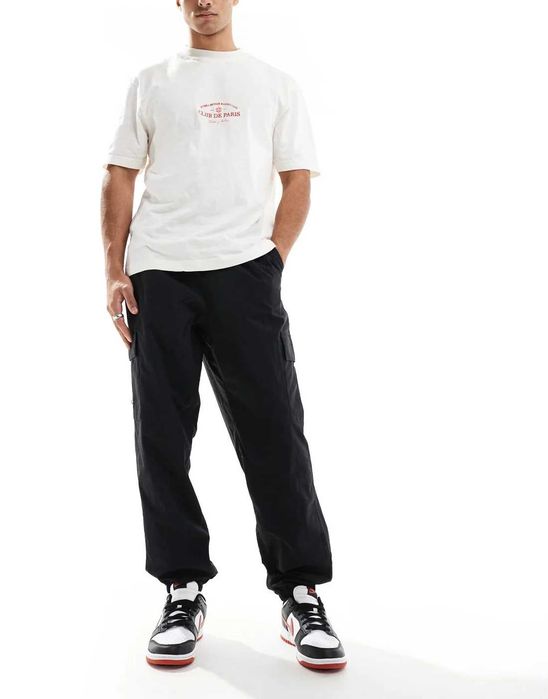 Новые штаны-карго nike (найк club woven cargo trousers) европы m,l