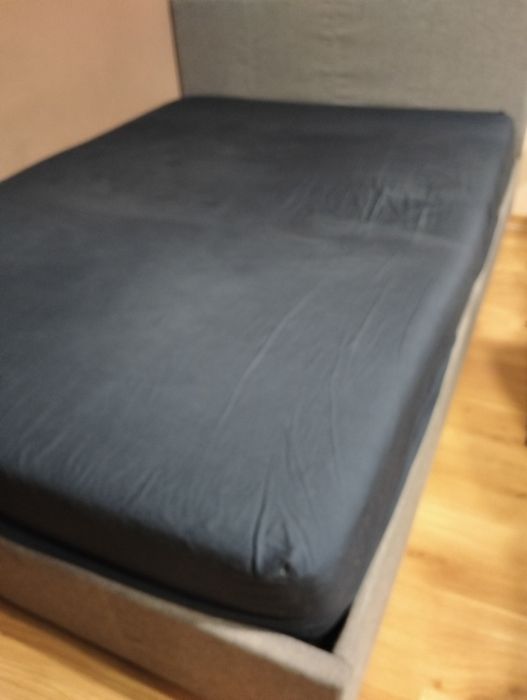 Łóżko o wymiarach 140x200 cm