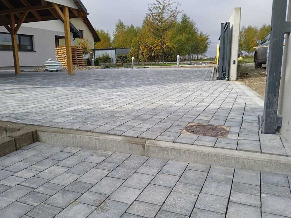 Układanie kostki brukowej,brukarstwo,minikoparka,prace ziemne