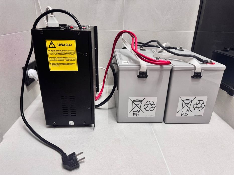 Гібридний ДБЖ/інвертор Volt Polska SINUS PRO 2500W 24/230V