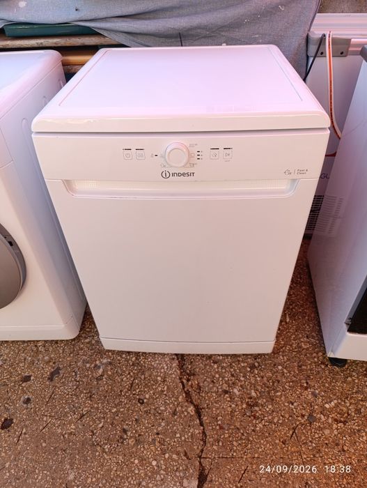 Máquina lavar loiça Indesit