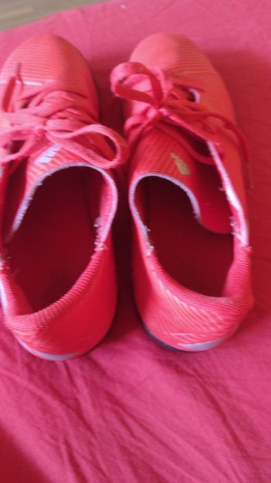 Buty na sztuczna trawa do piłki nożnej