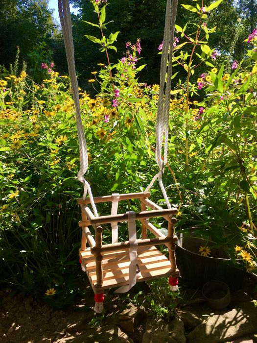 huśtawka drewniana dla dziecka