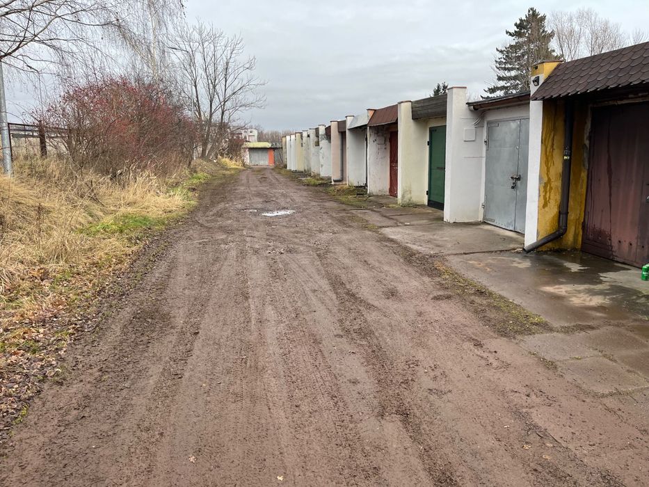 Sprzedam  garaż w szeregowce