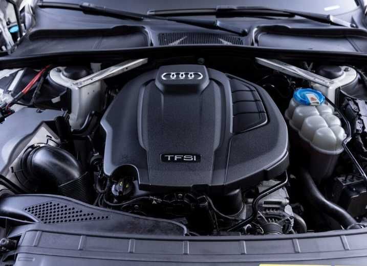 Audi A4 2.0T quattro 2017