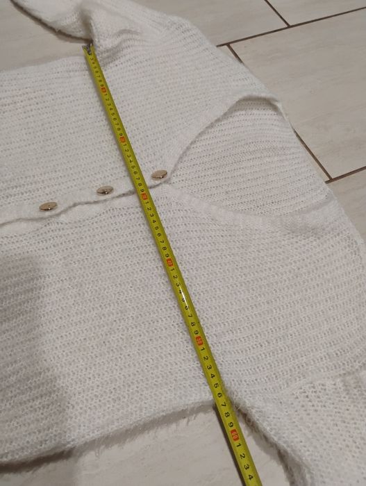 Biały kardigan S. M.