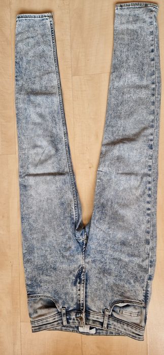 Spodnie jeans H&M  34.36