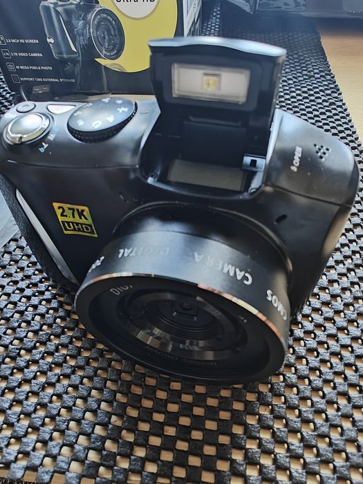 Цифрова камера, фотоапарат, новий