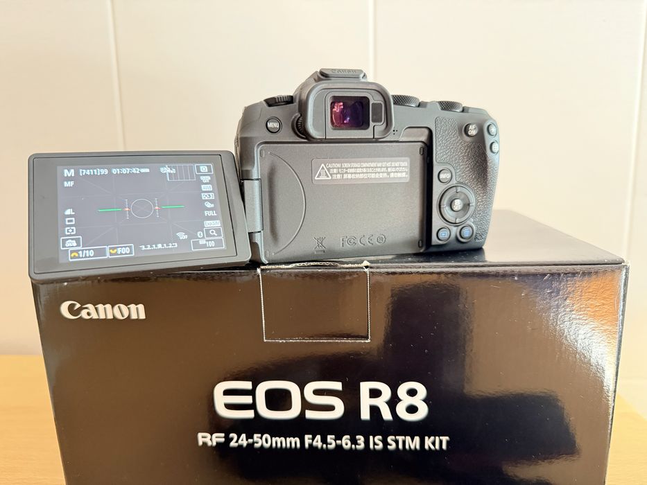 Vendo Kit canon EOS R8 + objetiva 24-50