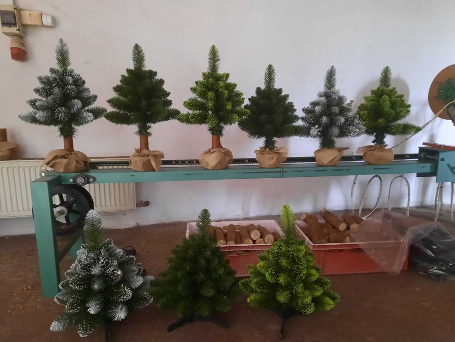 Choinka Sztuczna na pniu 60cm-mała-na komodę-Ośnieżona Producent