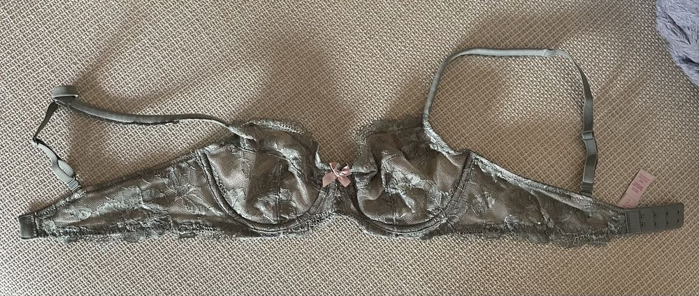 Бюстгалтеры Victotias Sicrets. 34B.  Бюстье.