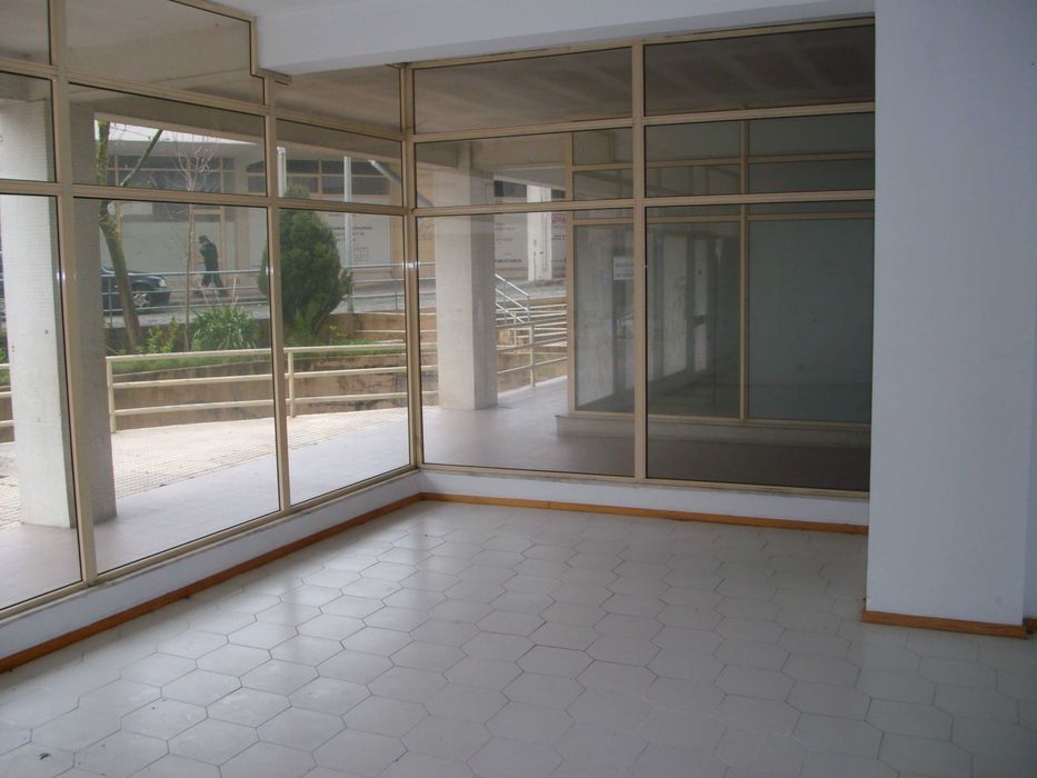 Oportunidade de Investimento – Loja Comercial em Arcozelo, Barcelos