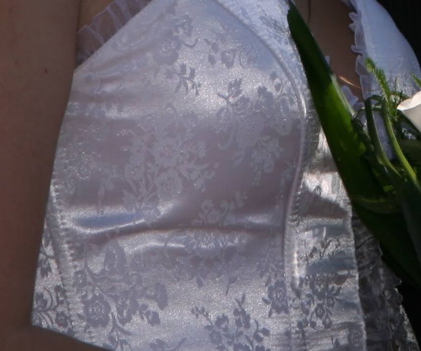 Ніжна весільна сукня Ivory
