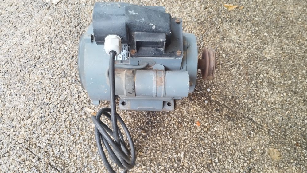 Motor elétrico Rabor com poli