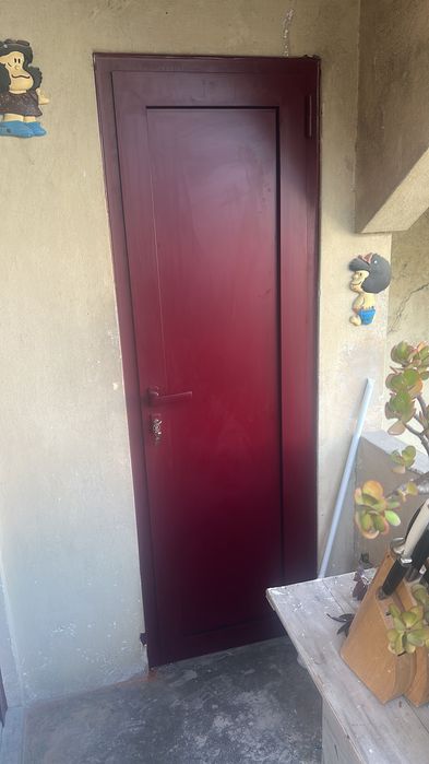 Caixilharia de alumínio, pvc e madeira
