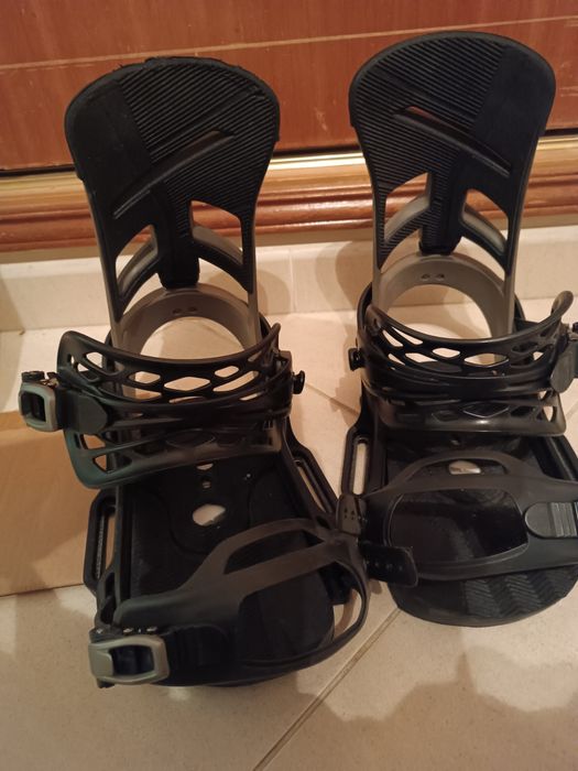 Vende se fixadores Burton mission