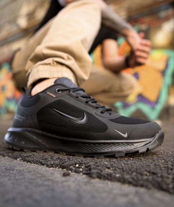 Демісезонні кросівки Nike