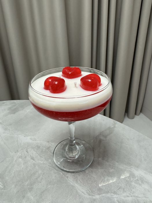 Свічка в бокалі