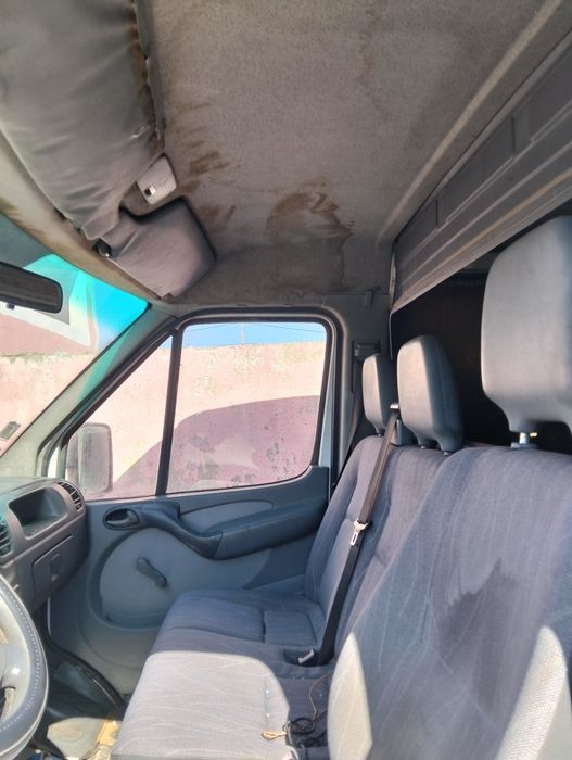Mercedes sprinter 208 CDI 2002 com 220 mil km riais