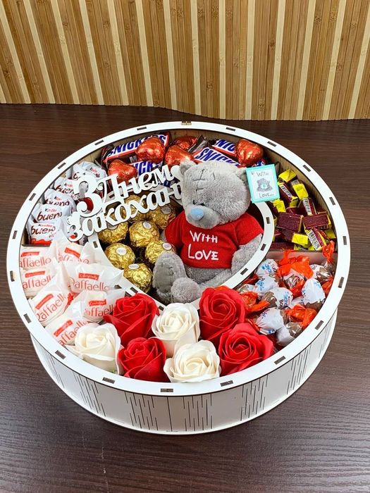 Подарунковий бокс  для неї на 14 лютого