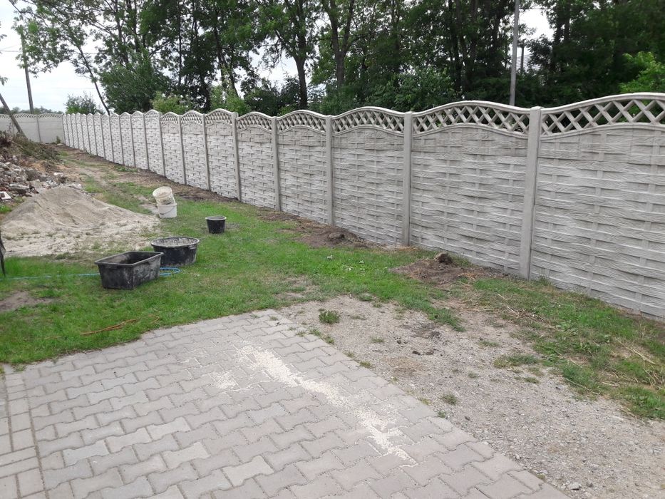 Montaż ogrodzeń.