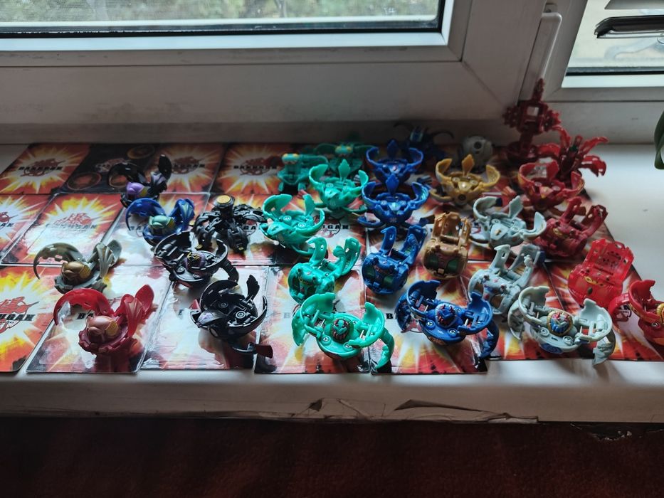 Продам bakugan .