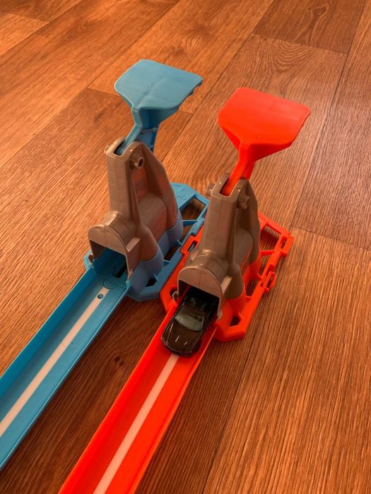 Трек Hot Wheels Подвійна петля