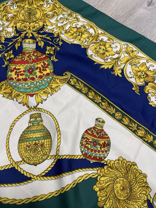 Платок Pierre Balmain