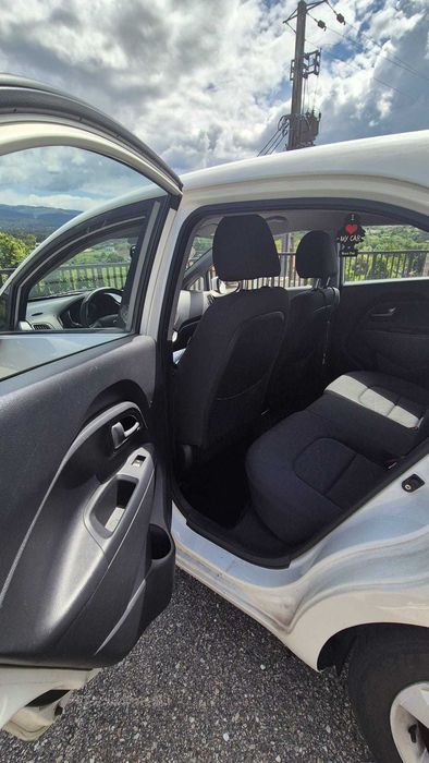 Kia Rio 1.1 carro a diesel