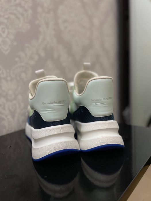 Оригінальні нові кросівки Alexander McQueen 44 розмір — zdjęcie 4