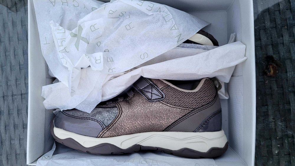 sapatilhas menina - geox - tamanho 29