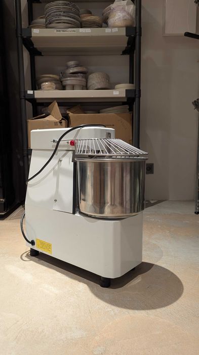 Amassadeira Espiral Felino 8 kg | Como Nova | €900