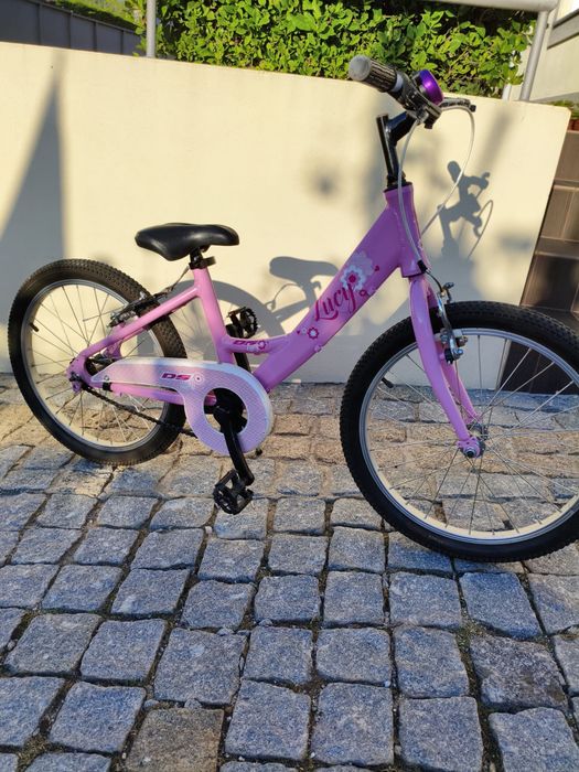 Bicicleta de menina como nova