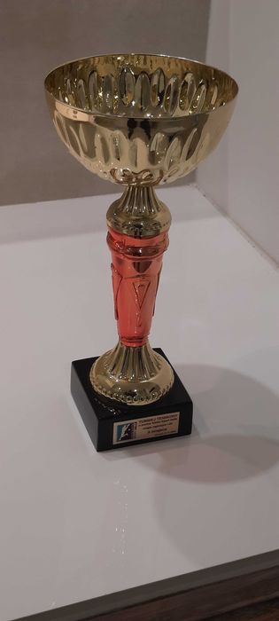 Puchar sportowy złoto rubinowy