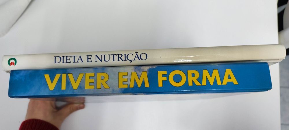 2 livros "Viver em forma todo o ano + Dieta e Nutrição"