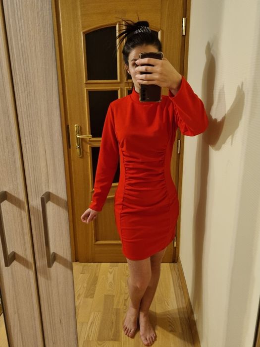 Malinowa mini z półgolfem