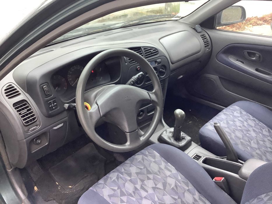 Mitsubishi Colt V 1.3 i  - 1997 - Para peças