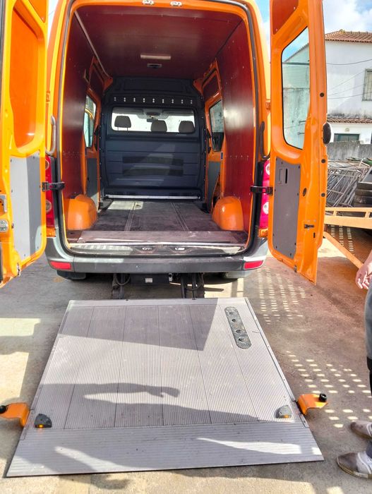 Vendo VW Crafter com Plataforma Hidráulica