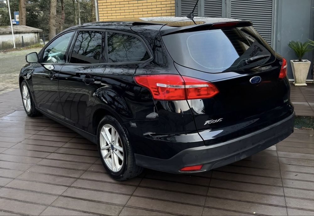 Ford Focus SW — fotografia 3