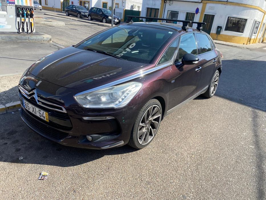 Citroen DS5.
