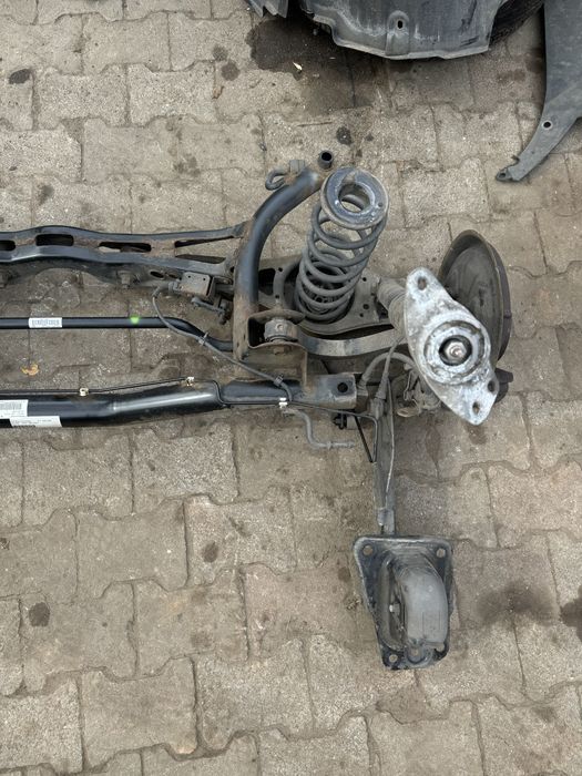Vw golf 6 plus zawieszenie tylna ośka belka bez rdzy
