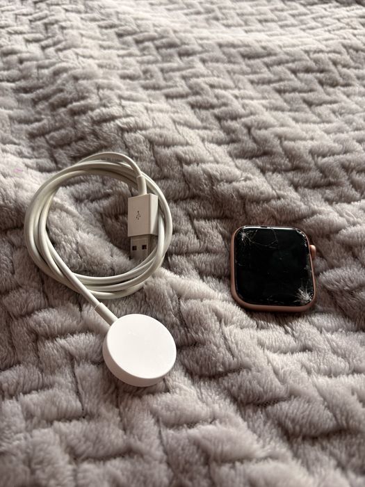 Apple Watch SE 2 Rose Gold 44mm