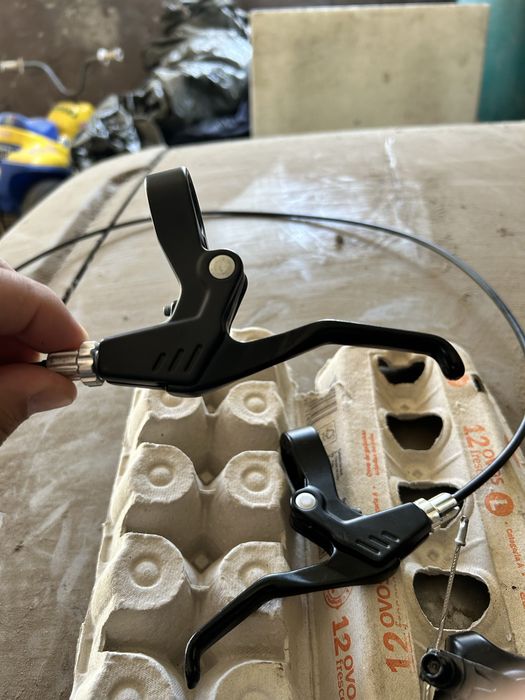 Vendo Travões tektro mecânicos usados 1 mês