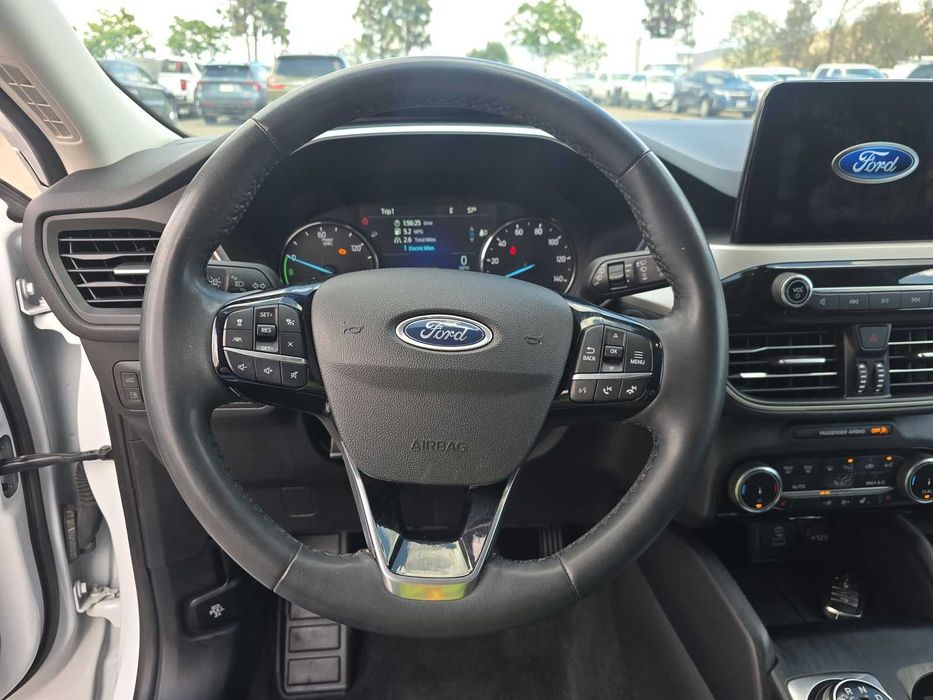2022 Ford Escape Plug-In Hybrid SE плагин гибрид
