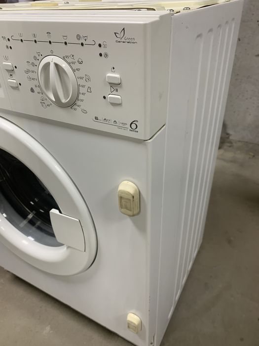 Продам вбудовану пральну машину Whirlpool AWOC0614, 6 кг.Гарантія.